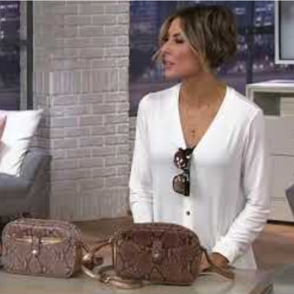 G.I.L.I. Leather Blush Gold Snakeskin Crossbody - Picture 5 of 8